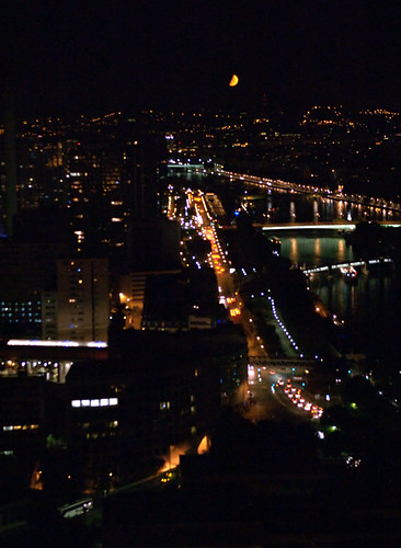 Mond über Paris | by Lupo914