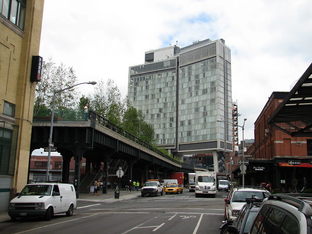 Approaching the High Line from the South