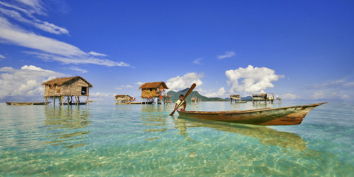 Maiga Island, Semporna - Floating houses by Mio Cade