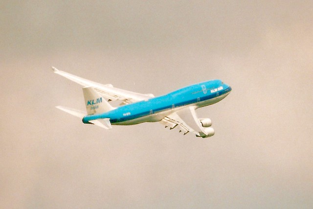 KLM Asia 747 -400 PH-BFD climbing out from George H. W. Bush InterContinental Airport. 2002. Original junk scan replaced!