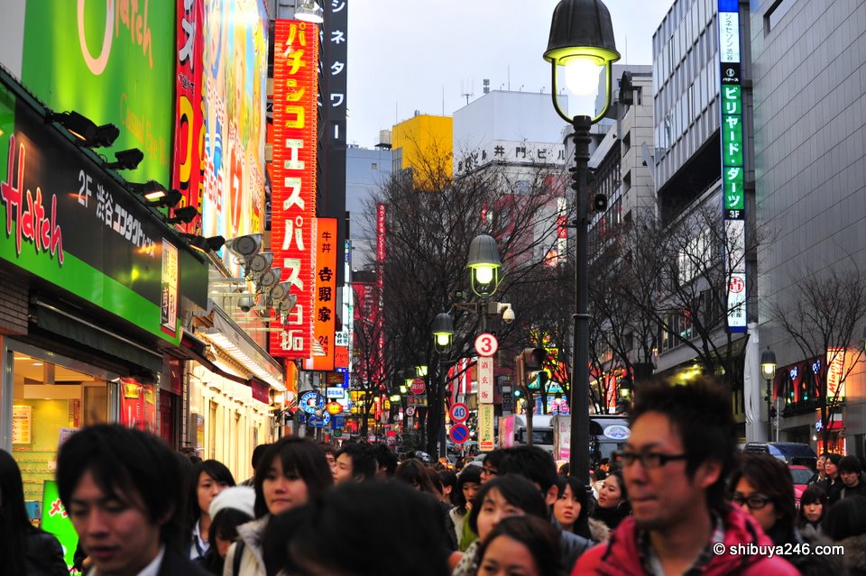The neon lights coming on at dusk always makes the streets look lively and warm. My fingers were freezing waiting to take the photo without too many heads in the way, but the view of neon made me feel warmer.