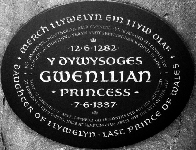 Cofeb i'r Dywysoges Gwenllian, merch Llywelyn ap Gruffudd / Memorial to Princess Gwenllian - Sempringham