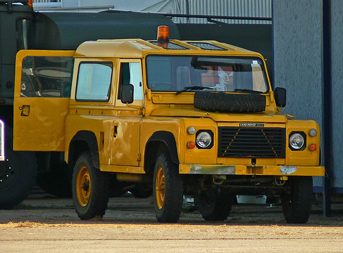 Land Rover 90 Defender | Jon Pumpkin | Flickr