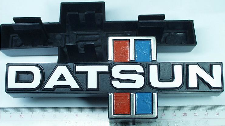 旧車部品販売 ダットサントラック7 フロントグリル Datsun エンブレム Gamsic Lzd Flickr