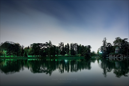 Lac Daumesnil by night (Paris/Vincennes) by Marc Benslahdine