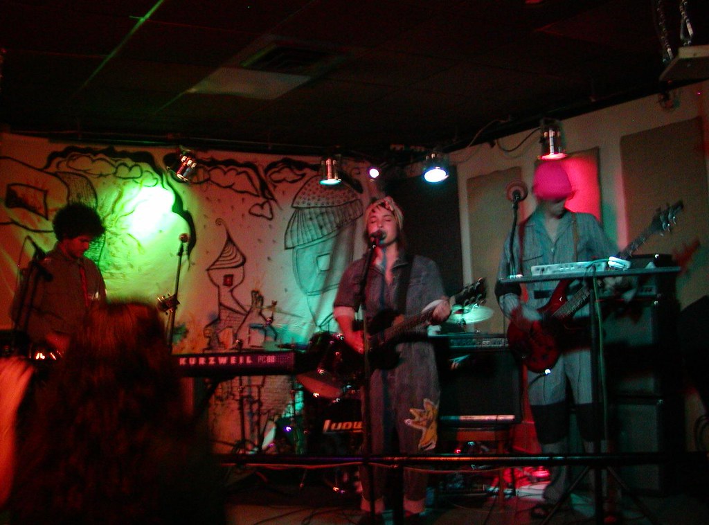Fort Wilson Riot - Hexagon Bar, Friday, August 19th, 2005 | Flickr