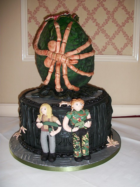 alien egg and ship wedding cake front