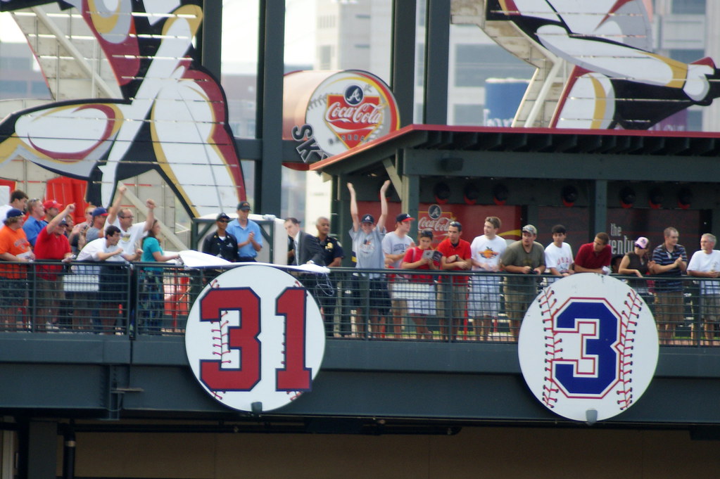 Braves to retire Maddux's No. 31