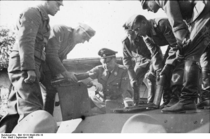 Himmler auf Panzer