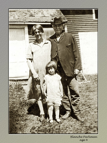 Mom, age 4 (1928) | ..my mother with her mother & Uncle Henr… | Flickr
