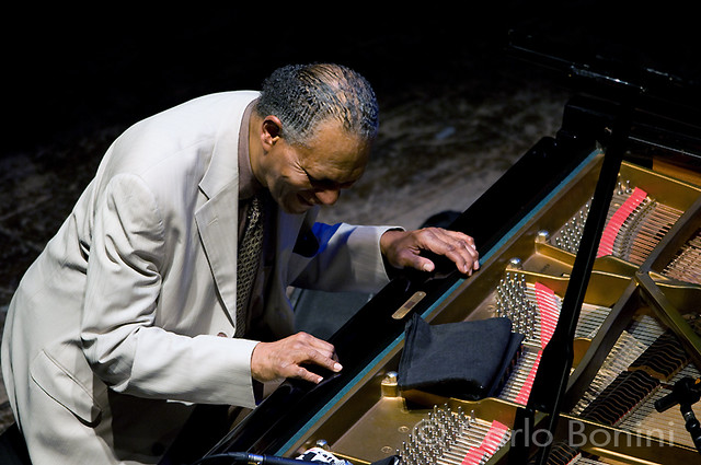 McCOY TYNER TRIO with special guests BILL FRISELL and GARY BARTZ
