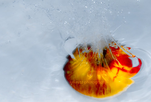 Apple....................... Splash !!!!!  (explored #122) | by kakeyzz----