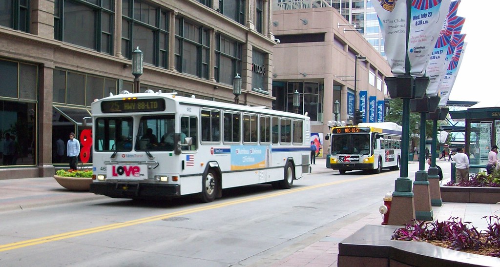 Metro Transit 462 | Built in: 1998 Manufacturer: GILLIG Mode… | Flickr