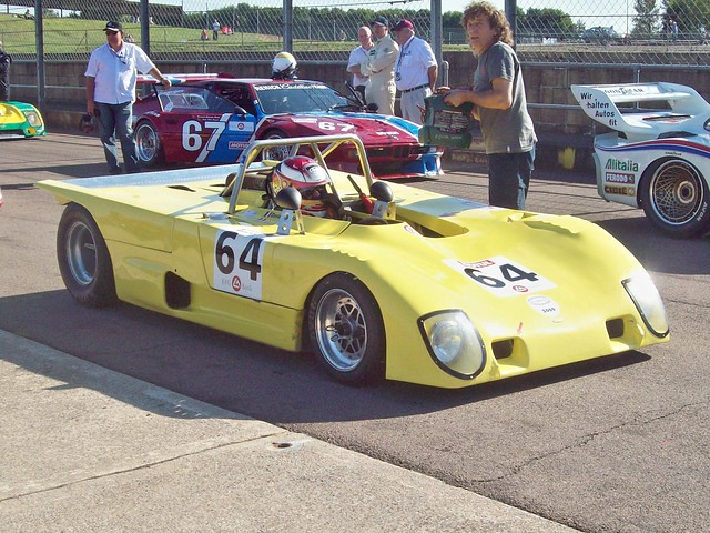 113 Lola T280 DFV Proto 2 (1972) 64 Ferrer