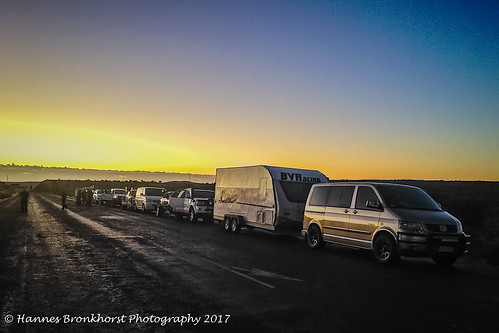 hannesbronkhorstphotography nakopborderpost automobile car dawn sunrise