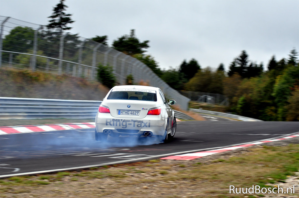 M5 Drift Wallpaper | BMW M5 (Sabine Schmitz) drifting during… | Flickr