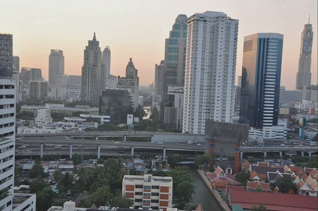 Bangkok Skyline - Night Fall - CIty Lights - Time Lapse