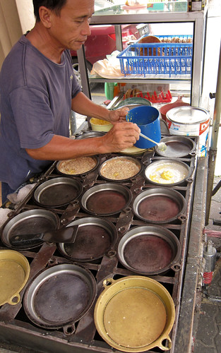 Apong | Crispy little pancakes filled with peanuts and palm … | Flickr