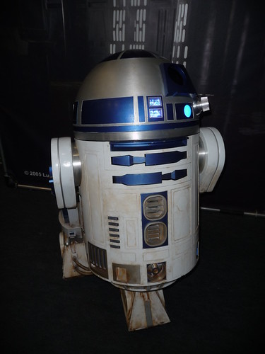 Who Built R2 D2 Fan Built R2D2. | Taken at London Expo October 2009. | Tim Drury | Flickr
