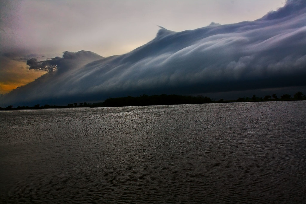 tonights storm front | About to roll over the lake - very ne… | William ...