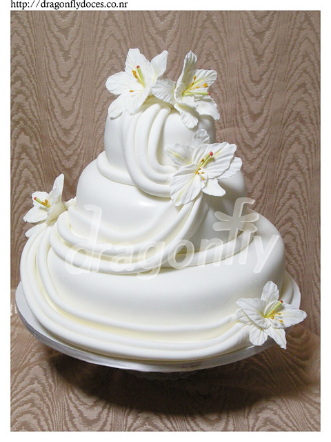 Lily Wedding Cake / Bolo de Casamento