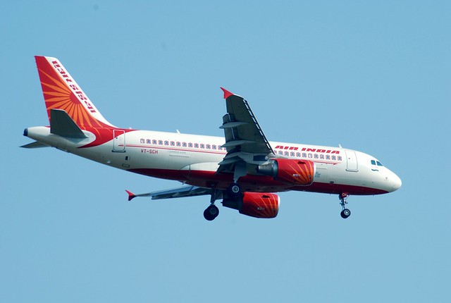 Air India Airbus A319 on final approach