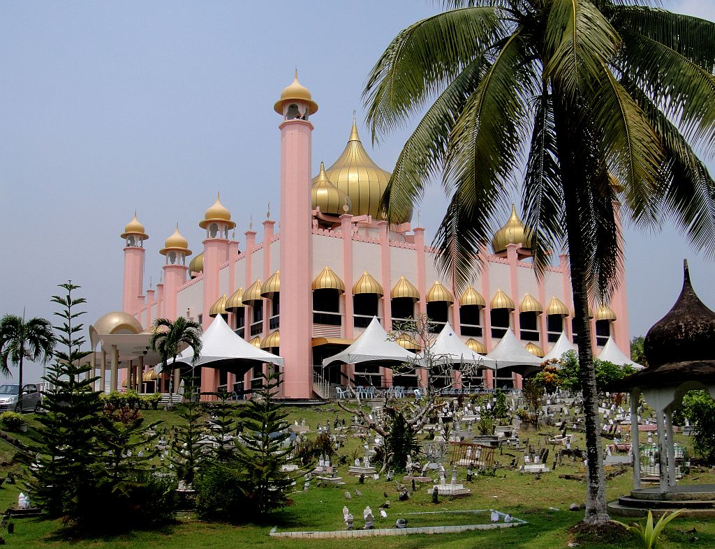 Ramadan at the Kuching Mosque. Kuching, Sarawak, Malaysia | Flickr