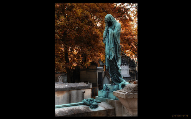 Weeping Mourner, Pere Lachaise