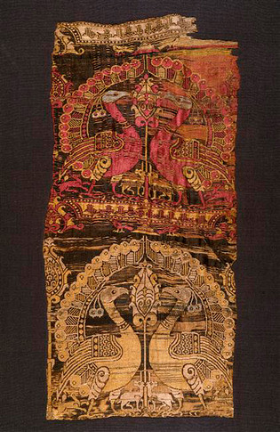 http://www.musee-moyenage.fr/collection/oeuvre/chasuble-de-saint-exupere.html