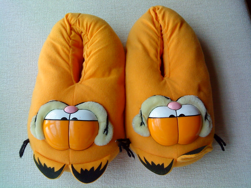 Garfield slippers, Hobbies & Toys, Memorabilia & Collectibles, Religious  Items on Carousell