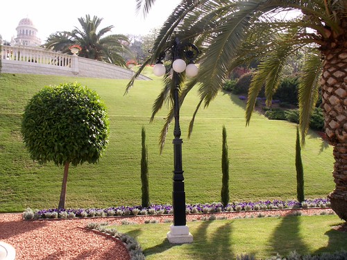 Twitter page background | by Baha'i Views / Flitzy Phoebie