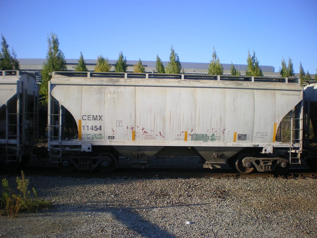CEMX 11454 Covered Hopper, 2-bay cement | Steve Cox | Flickr