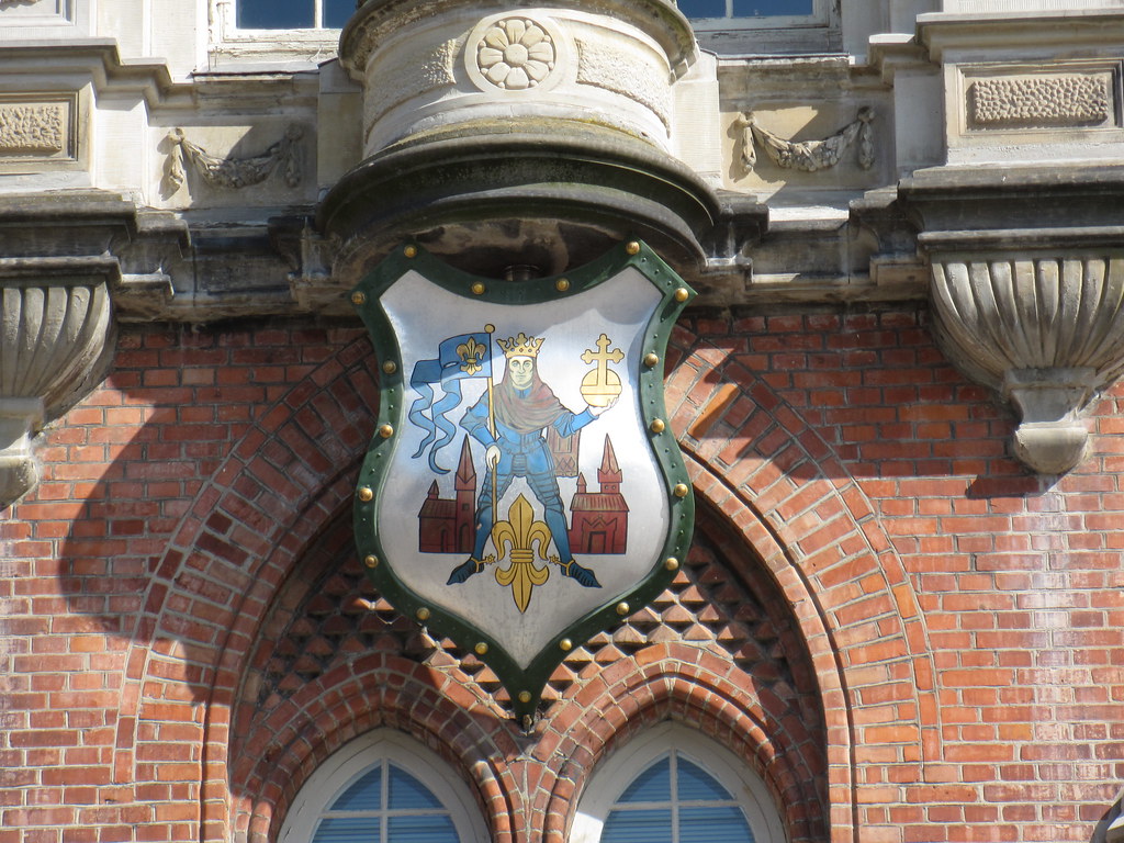 Jasab—0371 | Town Hall emblem, Odense | Dosio Dosev (jasab.tumblr.com ...