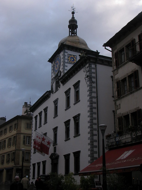 Rathaus Sion - Sitten ( Baujahr 1657 - 1665  im Renaissancestil - town hall mairie municipio ) in der Altstadt - Stadt Sion - Sitten im Rhônetal im Kanton Wallis - Valais der Schweiz