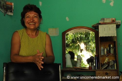 people women bolivia hairdresser microcredit microfinance bermejo dpn