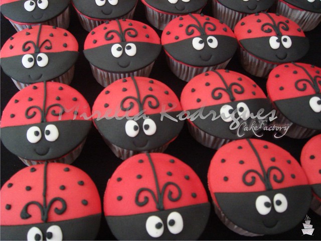 Cupcakes Joaninha / Ladybug cupcakes