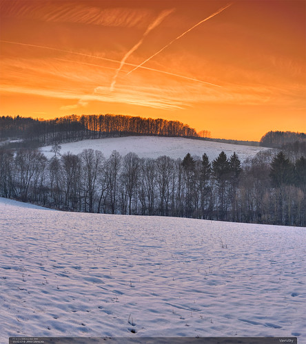 Vavrušky by jirka.zapalka, winter snow trees landscape forest sunset czech field evening
