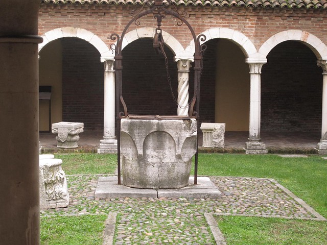 Chiostro del museo della Cattedrale. Ferrara