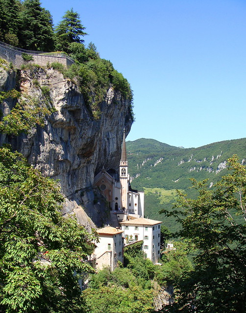 La Basilica nella montagna  -  The church in the mountain