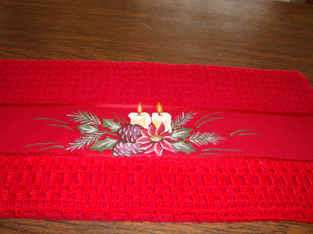 Toalha de Lavabo com motivos natalinos e bico em crochê | Flickr