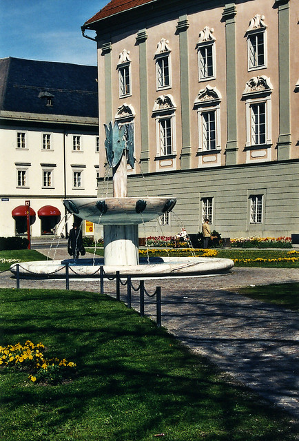 Fountain [Klagenfurt - 23 April 2005]