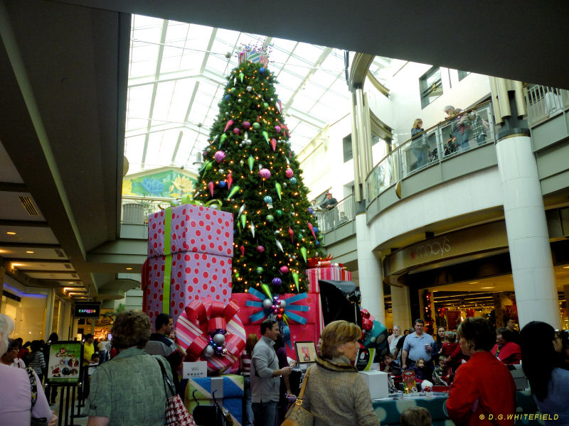 Christmas 2009 at Lenox Square by -WHITEFIELD-