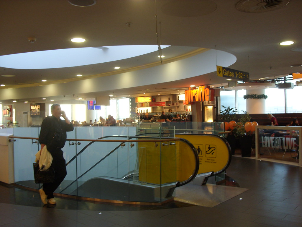 Manchester Airport Terminal 1-Food Court 2 In Shopping Are… | Flickr