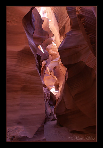 Lower Antelope Canyon by DJFan