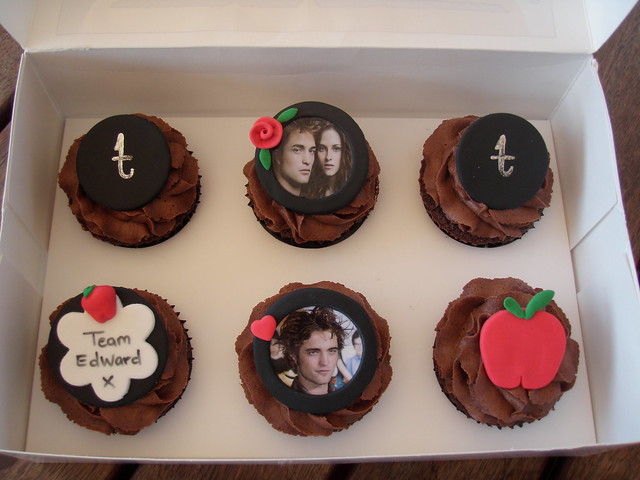 Mossy's masterpiece - Twilight cupcakes