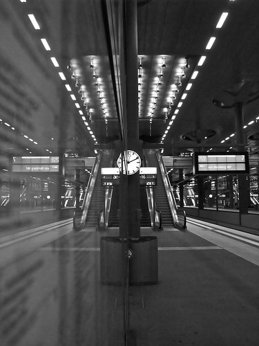 Platform 7/8 Berlin Main Station | by c0t0d0s0