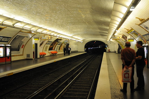 Metro de Pa-Gkkkeee (Maubert-Mutualit)