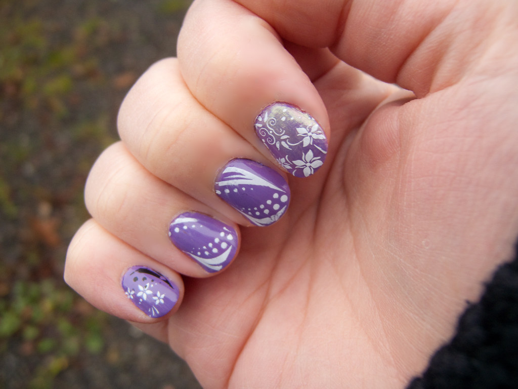 OPI A Grape Fit! with white nail art | I had to redo the pol… | Flickr