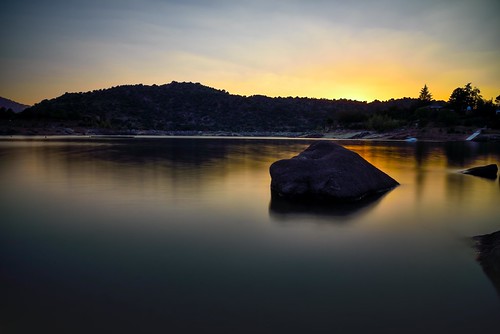 Cuando el día deja paso a la noche, When the night is coming by FotografInstante - D.Salvador, Cuando el día deja paso a la noche, When de night is coming
lake stone landscape atardecer afternoon