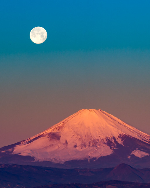 Red Fuji and full moon